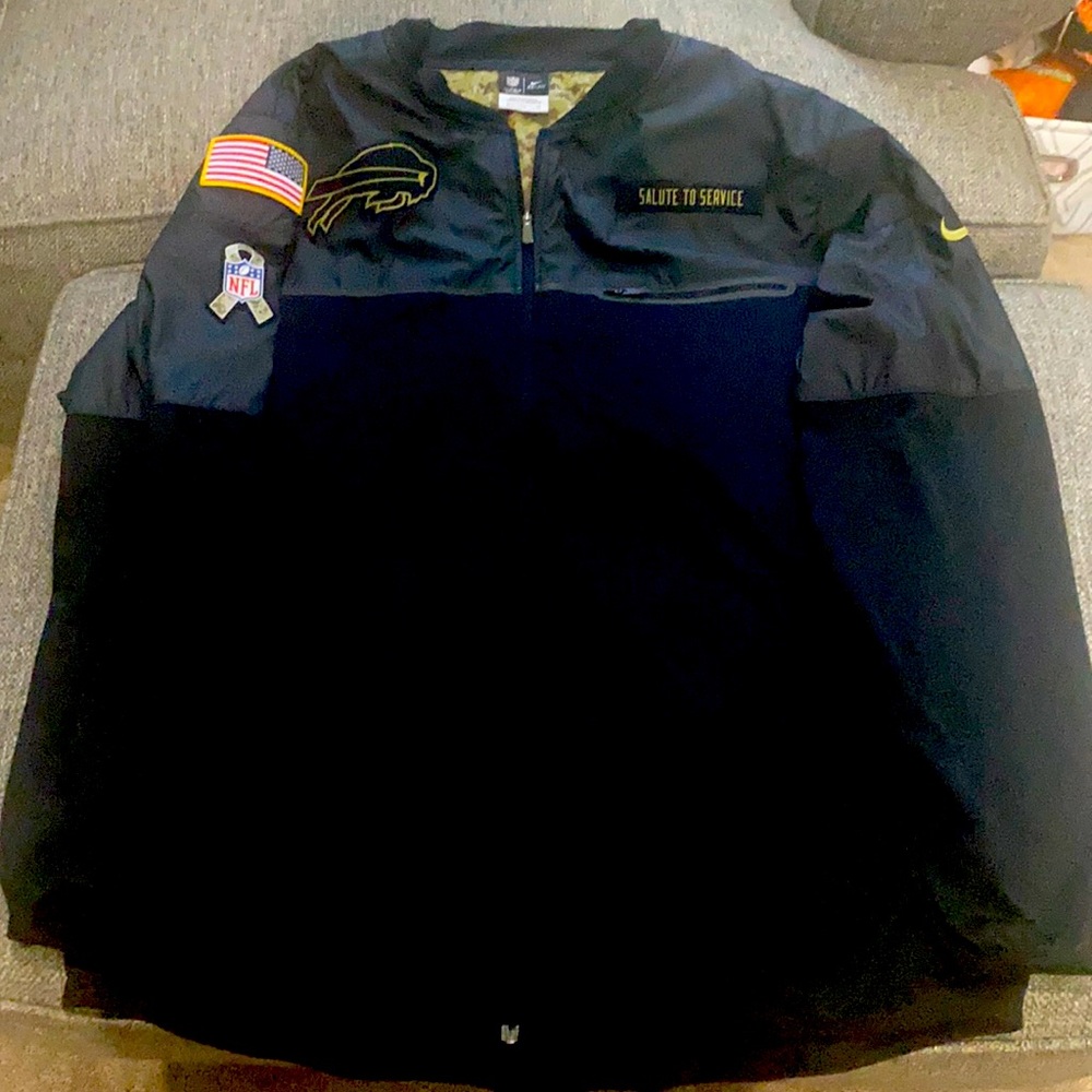 Nike men’s Dry Fit Jacket. Salut to Service Buffalo Bills